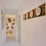Luxurioeser Rueckzugsort Mit Direktem Meerzugang Und Pool By Interhome *