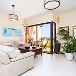 Luxurioeser Rueckzugsort Mit Direktem Meerzugang Und Pool By Interhome