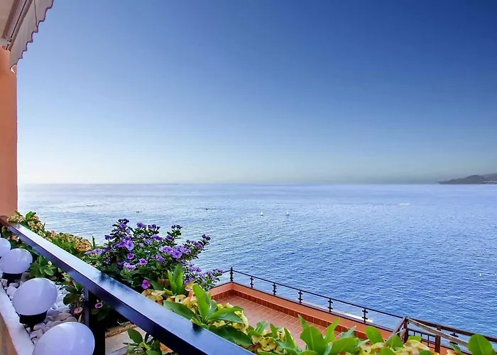 Apartment Luxurioeser Rueckzugsort Mit Direktem Meerzugang Und Pool By Interhome *