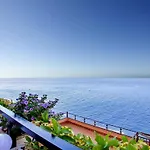 Lejlighed Luxurioeser Rueckzugsort Mit Direktem Meerzugang Und Pool By Interhome *