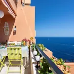 Luxurioeser Rueckzugsort Mit Direktem Meerzugang Und Pool By Interhome