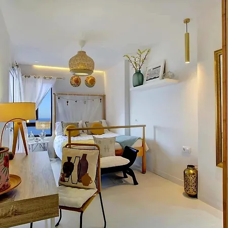 Luxurioeser Rueckzugsort Mit Direktem Meerzugang U By Interhome *