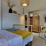 شقة Luxurioeser Rueckzugsort Mit Direktem Meerzugang Und Pool By Interhome