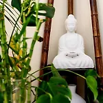 شقة Luxurioeser Rueckzugsort Mit Direktem Meerzugang Und Pool By Interhome