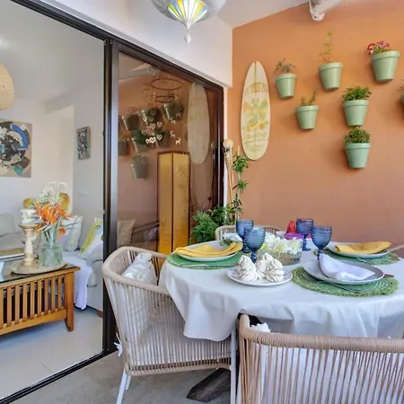 Lejlighed Luxurioeser Rueckzugsort Mit Direktem Meerzugang Und Pool By Interhome