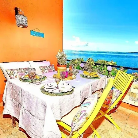 Luxurioeser Rueckzugsort Mit Direktem Meerzugang Und Pool By Interhome