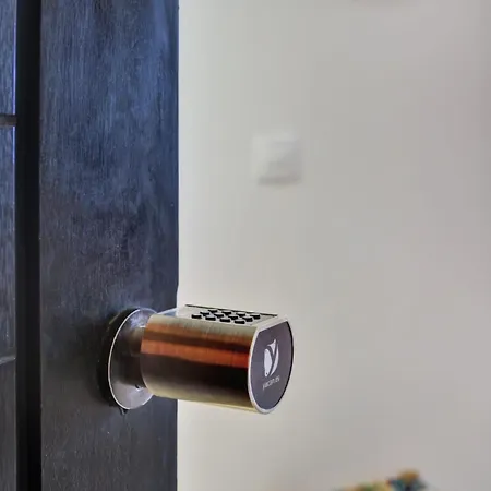 Luxurioeser Rueckzugsort Mit Direktem Meerzugang U By Interhome