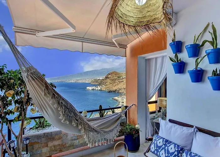 Luxurioeser Rueckzugsort Mit Direktem Meerzugang Und Pool By Interhome