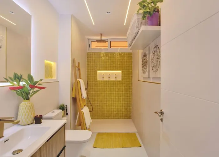 Lejlighed Luxurioeser Rueckzugsort Mit Direktem Meerzugang Und Pool By Interhome