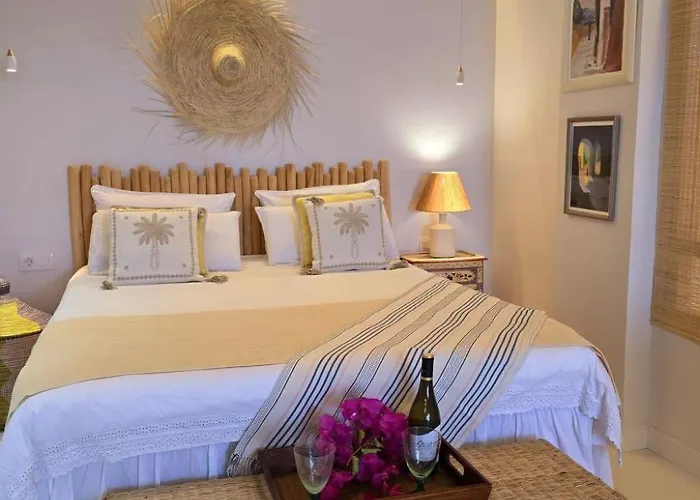 Luxurioeser Rueckzugsort Mit Direktem Meerzugang Und Pool By Interhome Lejlighed *